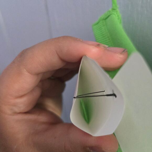 A.L.C. Neon Green Knit Tank Top size M – Designer, Y2K, NWT with Flaw - Picture 9 of 10